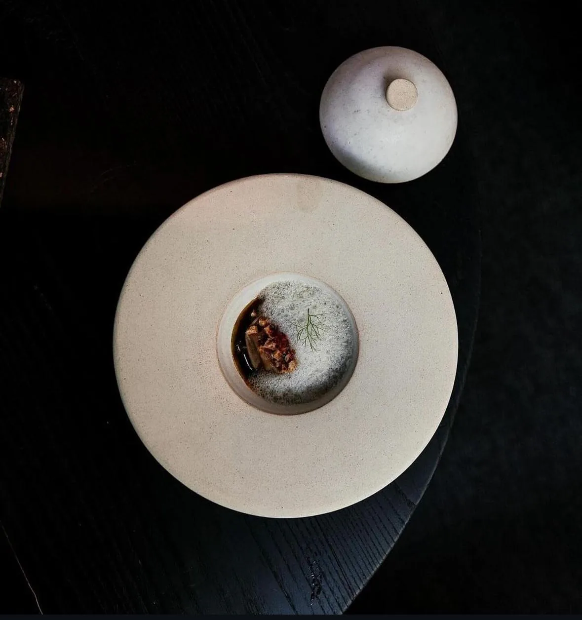Saturn & Cloche - Plate set